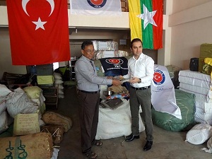 Rohingya Müslümanlarının yaraları sarılıyor