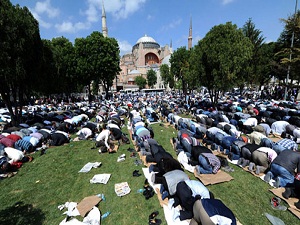 Ayasofya'da sabah namazı programı