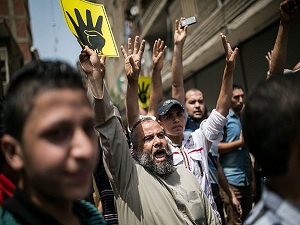 Kahire'de darbe karşıtı gösterilerde kan aktı