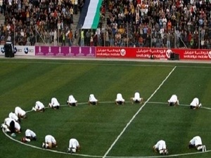 Filistin Milli Takımı'ndan zafer sonrası secde