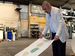 Tek kullanımlık seccade üretildi