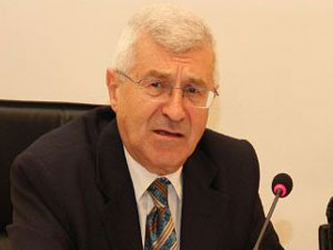 Ezan okunan İstanbul'u korumalıyız