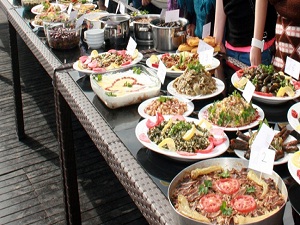 Açık büfe yiyeceklerin üçte ikisi israf ediliyor