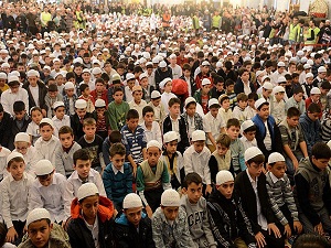 7 yaşında namaza başladılar