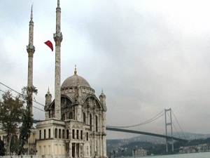 Tarihi Ortaköy Camii ibadete açılıyor