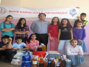 Öğrencileriyle birlikte 200 litre atık yağ topladı