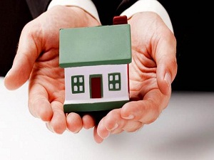 Depremi hisseden sigortaya koştu