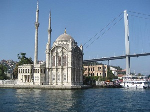 Ortaköy Camii ibadete açıldı