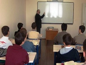 Hayrat vakfı'ndan çocuklara ve gençlere ücretsiz yaz kursları