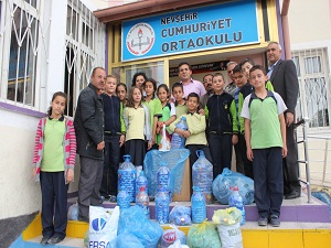 Öğrenciler 50 bin mavi kapak topladı