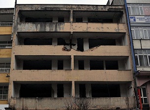 Çanakkale'de ağır hasarlı 10 bina tahliye edildi