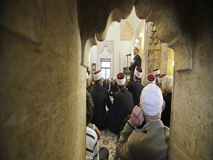 Yüzde 97’si Müslüman olan ülkede namaz yasaklandı