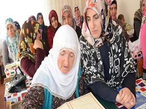 80 yaşında Kur'an-ı Kerim öğrendi