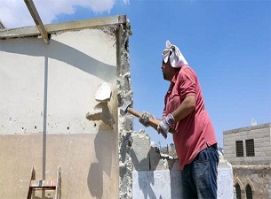 İsrail, Filistinli ailenin evini yıktı