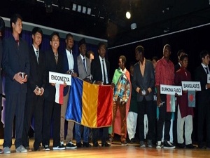 BM'yi andıran okulda mezuniyet coşkusu