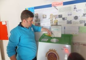 15 Okula Yağ Toplama Makinesi Konuldu