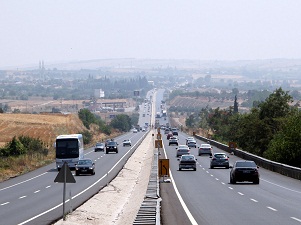 Tatile çıkacaklara uzmanından önemli trafik uyarıları
