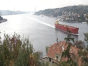 İstanbul Boğazı'ndan yılda 60 bin gemi geçiyor
