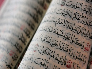 Ey Peygamber! Zevcelerine, de ki...