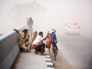 Kum fırtınasına böyle yakalandılar