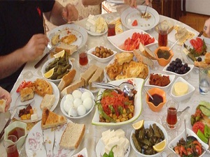 Ramazan Ayı’nda dengeli beslenme önerileri