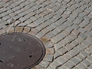 Diziniz ağrıyorsa Arnavut kaldırımlarında yürümeyin