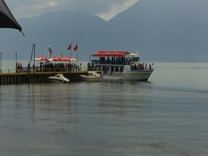 Ohri gölü üzerinde tekne seferleri başladı