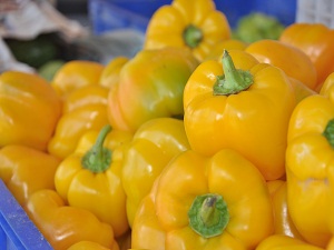 Sebze fiyatları düştü, meyve cep yakıyor