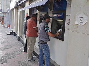 Soma'da maaşlar yattı