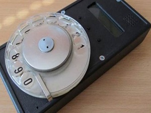 Çevirmeli cep telefonu yaptılar!