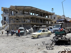 Suriye ordusu Rakka kentine havadan saldırdı