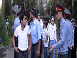 Tacikistan'da çocuklara cami halen yasak