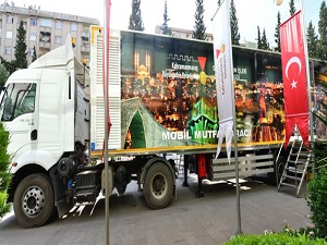 Ramazan'da mobil mutfak tırıyla sıcak yemek