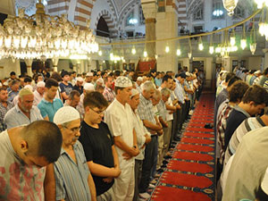 İlk sahur ve ilk teravih bugün