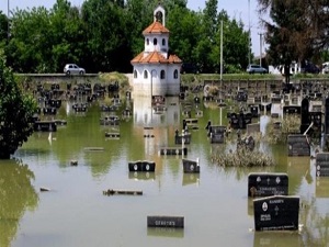 Bosna'ya yardımlar sürüyor