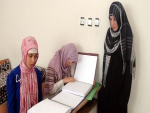 Görmeden Kur'an-ı Kerim öğreniyorlar