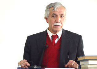 Müşküllerimizi çözecek âlimler azalıyor