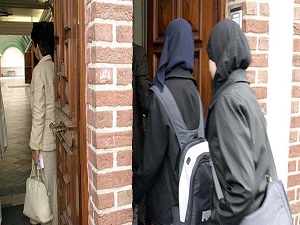 Fransa'nın çeyrek asırlık başörtüsü imtihanı