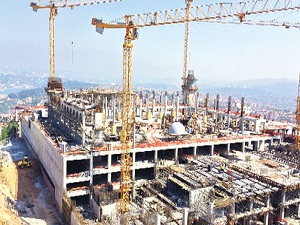 Çamlıca Camii'ne stres alan toprak