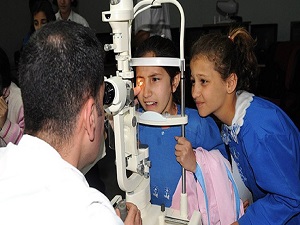 Eğitim süresi uzadıkça miyop riski de artıyor