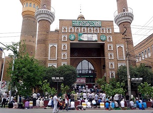 Kur'an kursunu bastılar