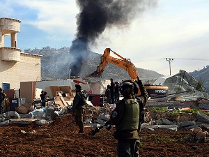 İsrail buldozerleri Batı Şeria'da yıkım yaptı