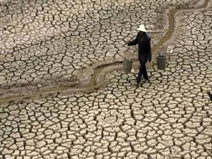 Çin'de kuraklık! Yüzbinlerce kişi içecek su bulamayabilir