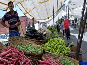 İstanbul'un göbeğindeki organik pazara ilgi büyük