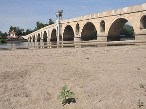 Meriç Nehri'nin kumu satılacak