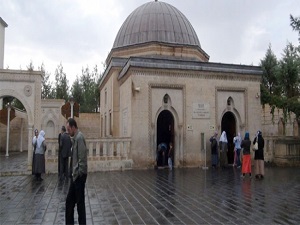 Veysel Karani Türbesi'ne ilgi yoğun