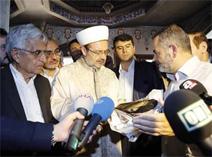 Görmez, Caferilere ait Muhammediye Camiini ziyaret etti