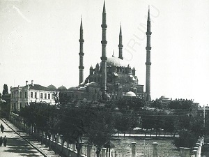 Tarihe tanıklık eden camiler