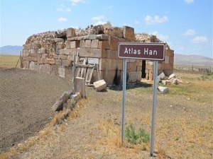 800 yıllık tarihi han eski günlerini arıyor