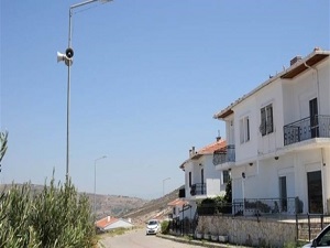 Yazlıkta ezan sesi tartışması